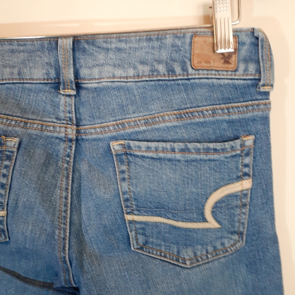 🎉 American Eagle women’s low rise Artist Crop stretch jeans size 4 - Picture 3 of 6